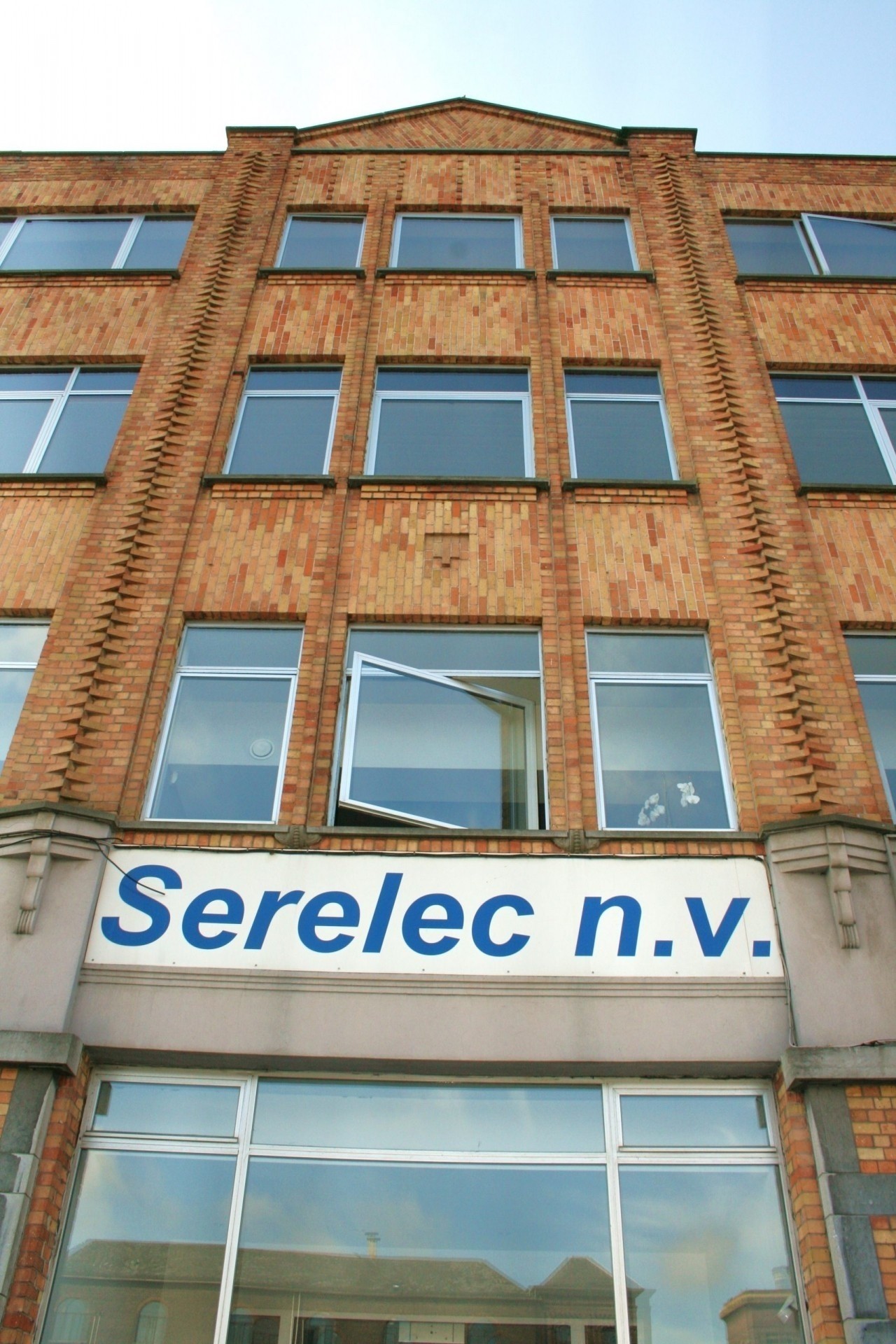 Edificio de oficinas y almacén Gante